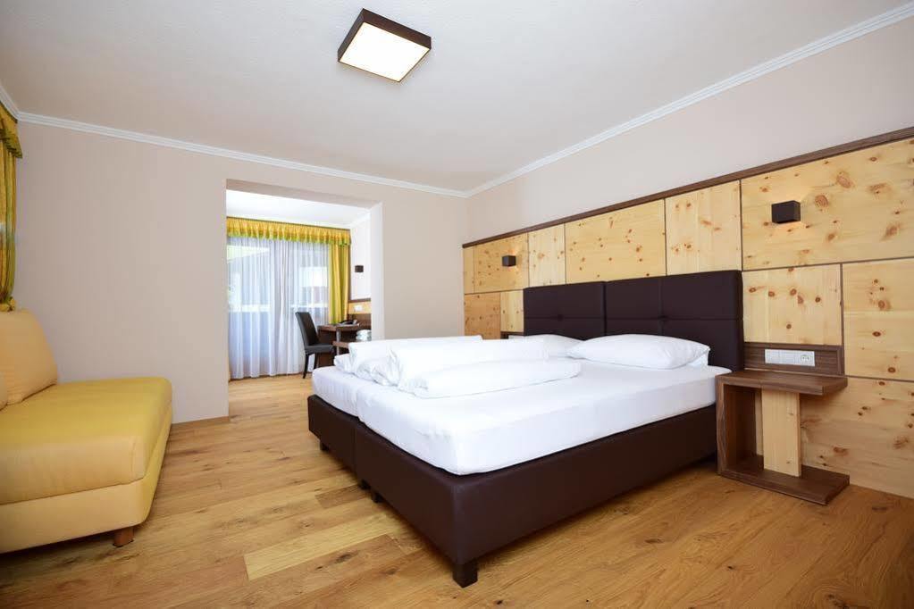 Hotel Garni Birkenhof Solden Exterior photo